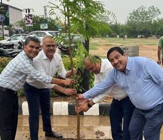 SGJIA and GJEPC leaders promote tree planting at JECC Jaipur, fostering industry sustainability.