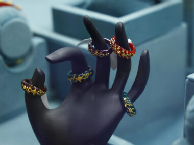 Luxurious jewelry displayed at the Select Club, a prominent feature of IIJS Premiere 2024.