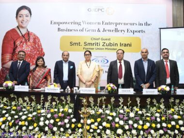 Smt Smriti Zubin Irani discusses women entrepreneurs in the gem and jewelry sector.
